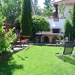 Sziget Vendeghaz Apartmán *